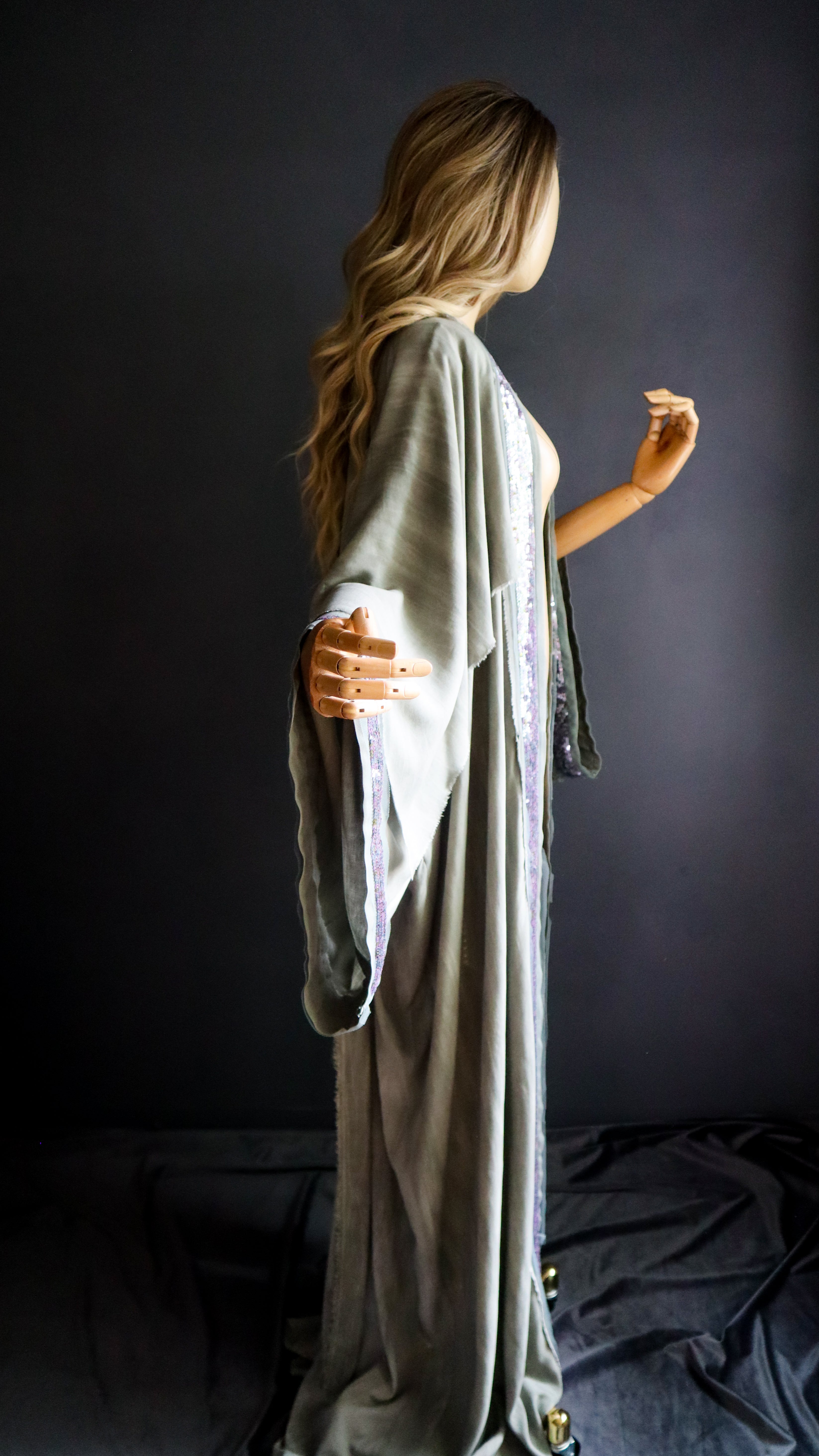 WASHED GRAY KIMONO W/ LAVENDER SEQUIN TRIM