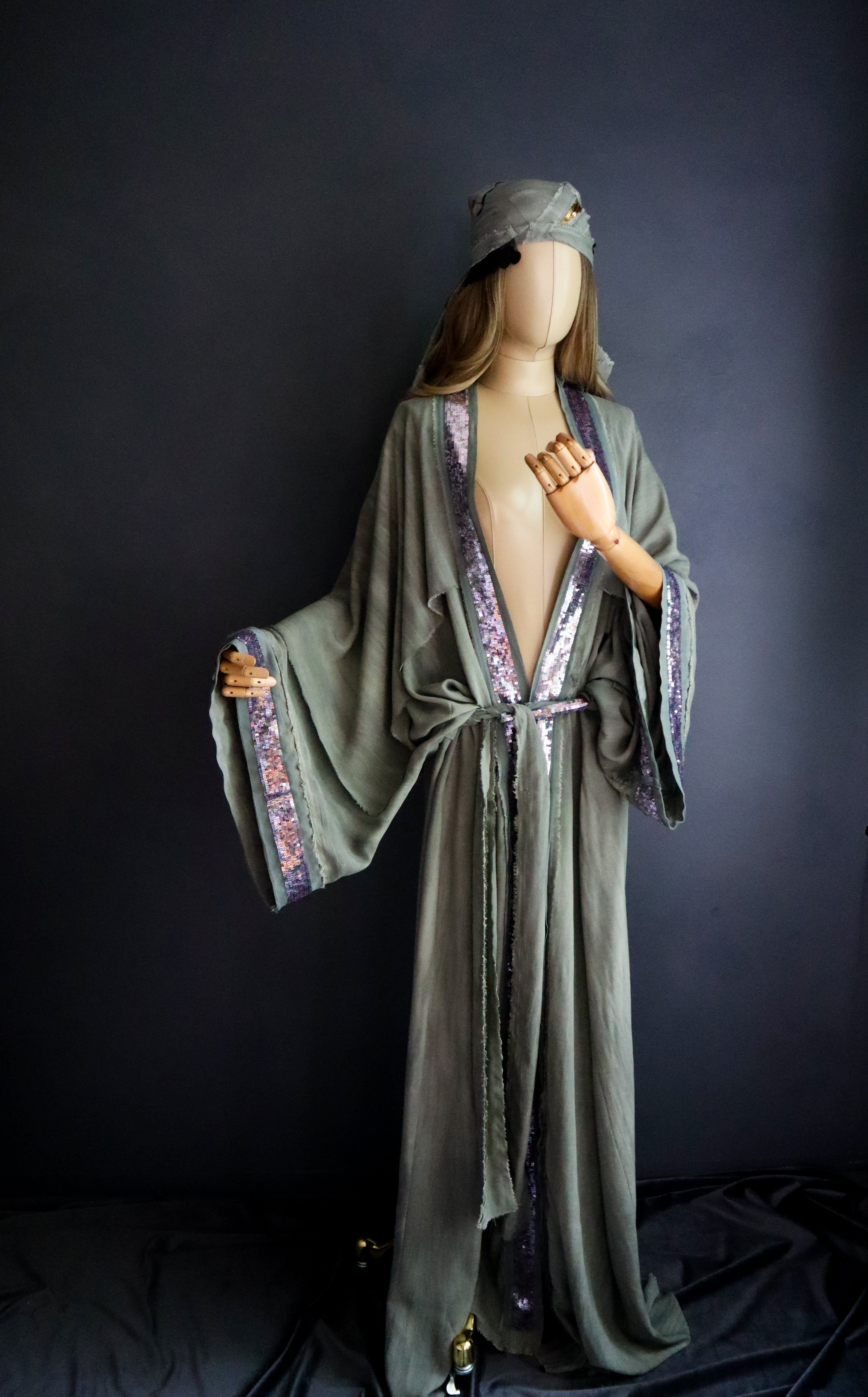 WASHED GRAY KIMONO W/ LAVENDER SEQUIN TRIM