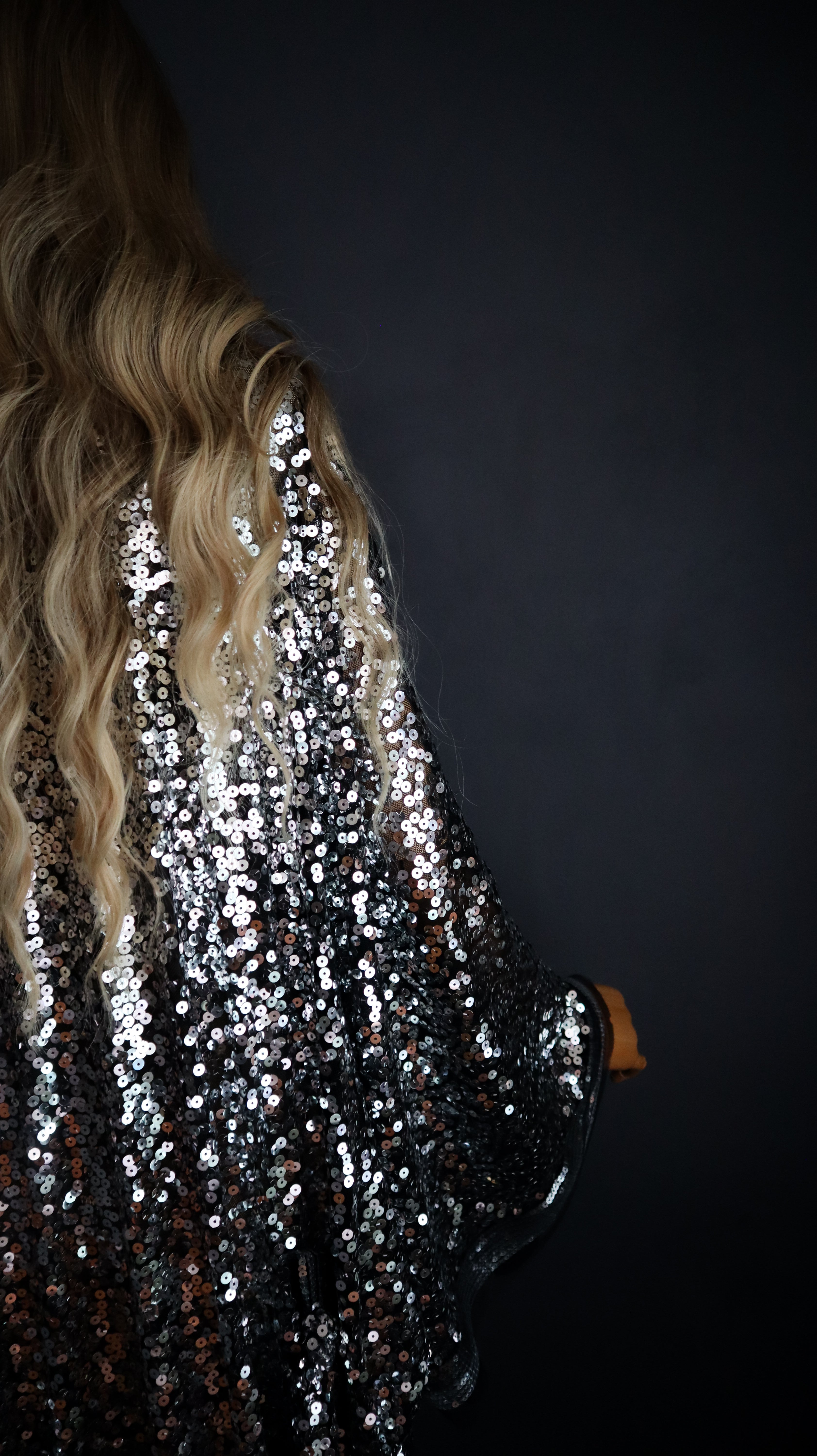 SILVER SEQUIN KIMONO