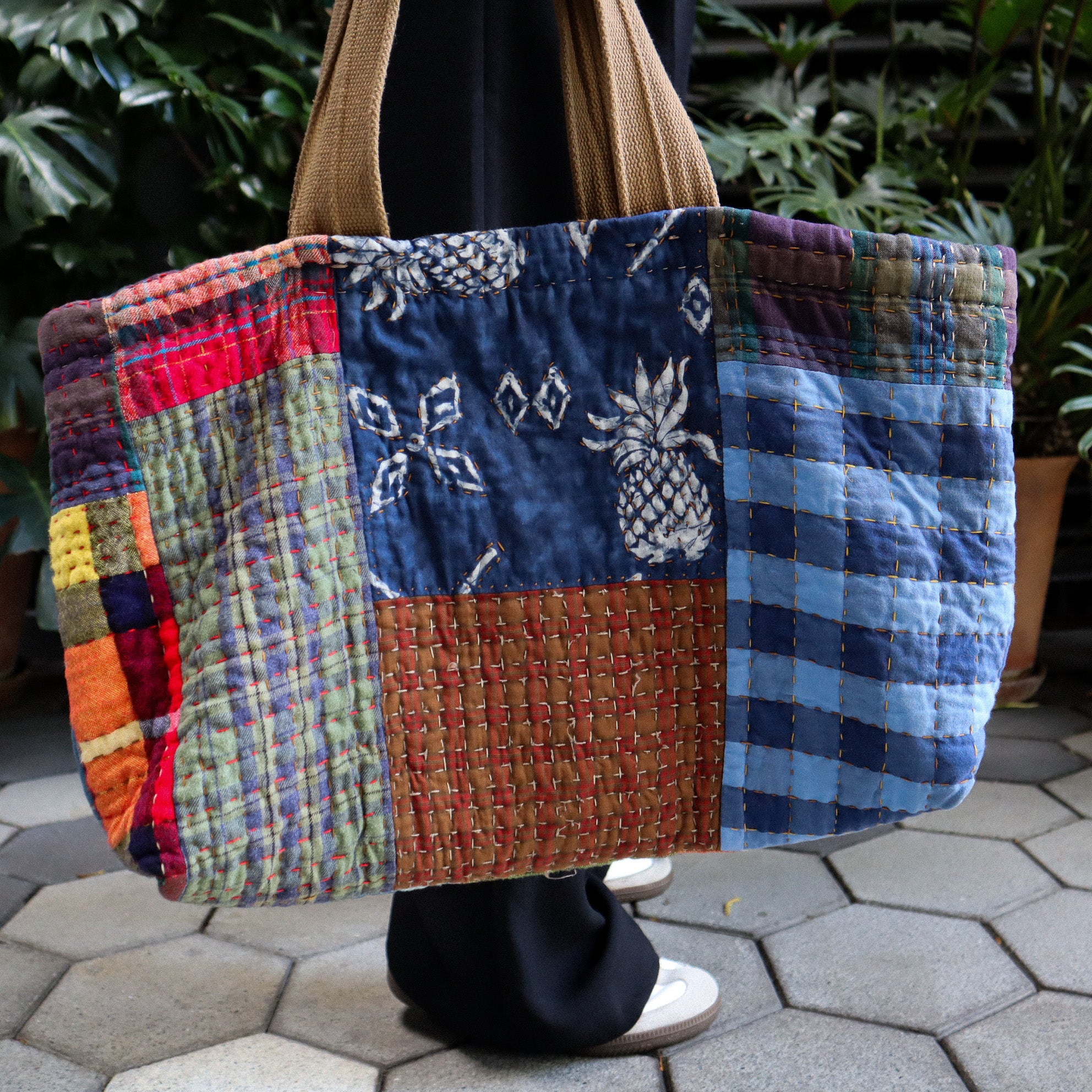 HAND-QUILTED SASHIKO HANDBAG — COOL GRANDMA PRINT