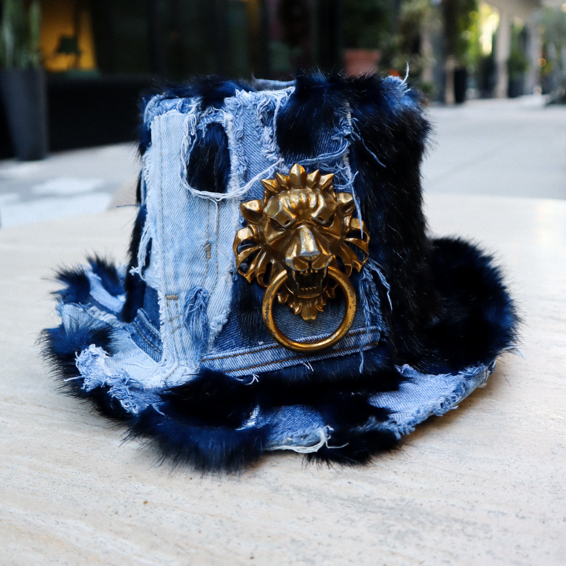 DENIM TOP HAT W/ LION DOOR KNOCKER