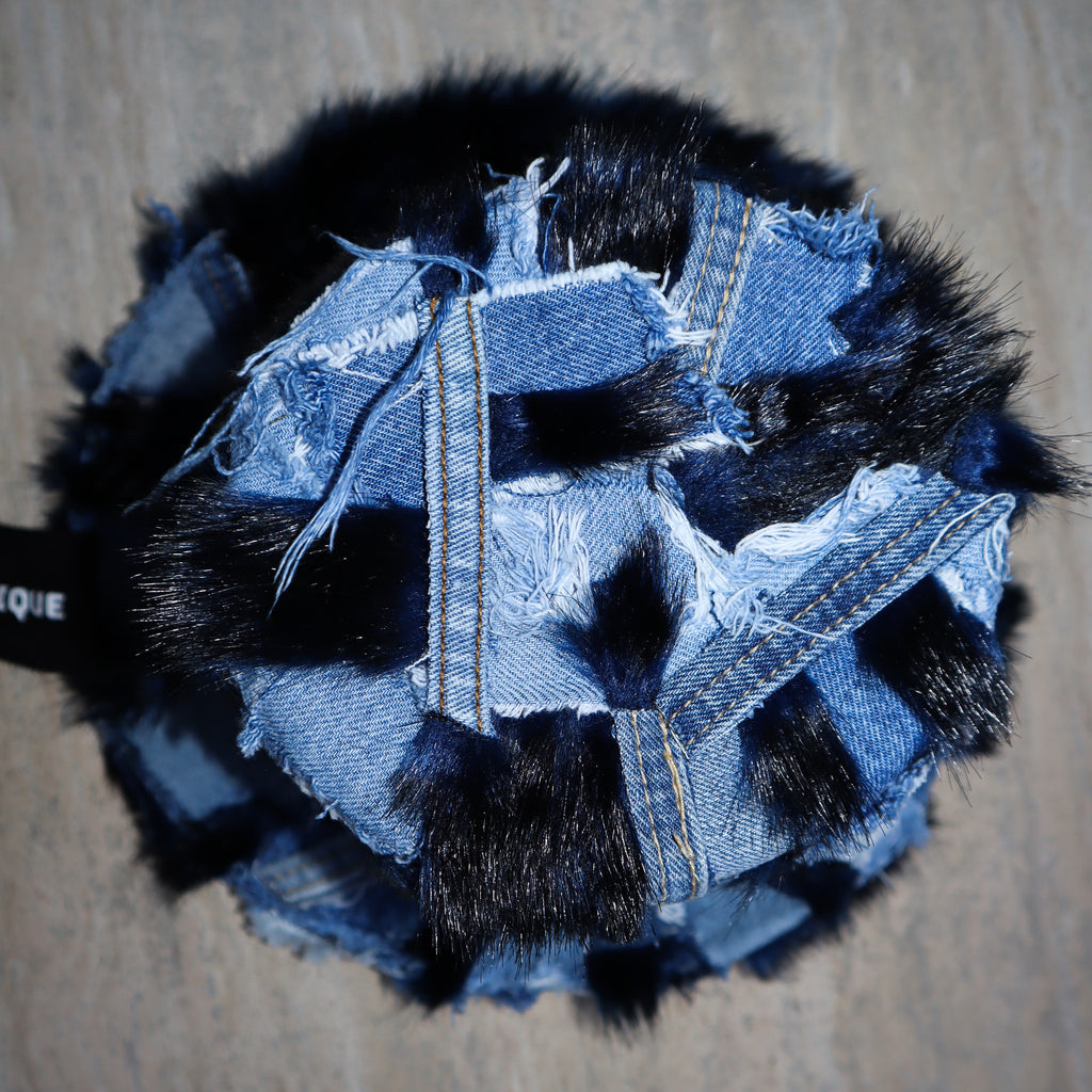 DENIM TOP HAT W/ LION DOOR KNOCKER