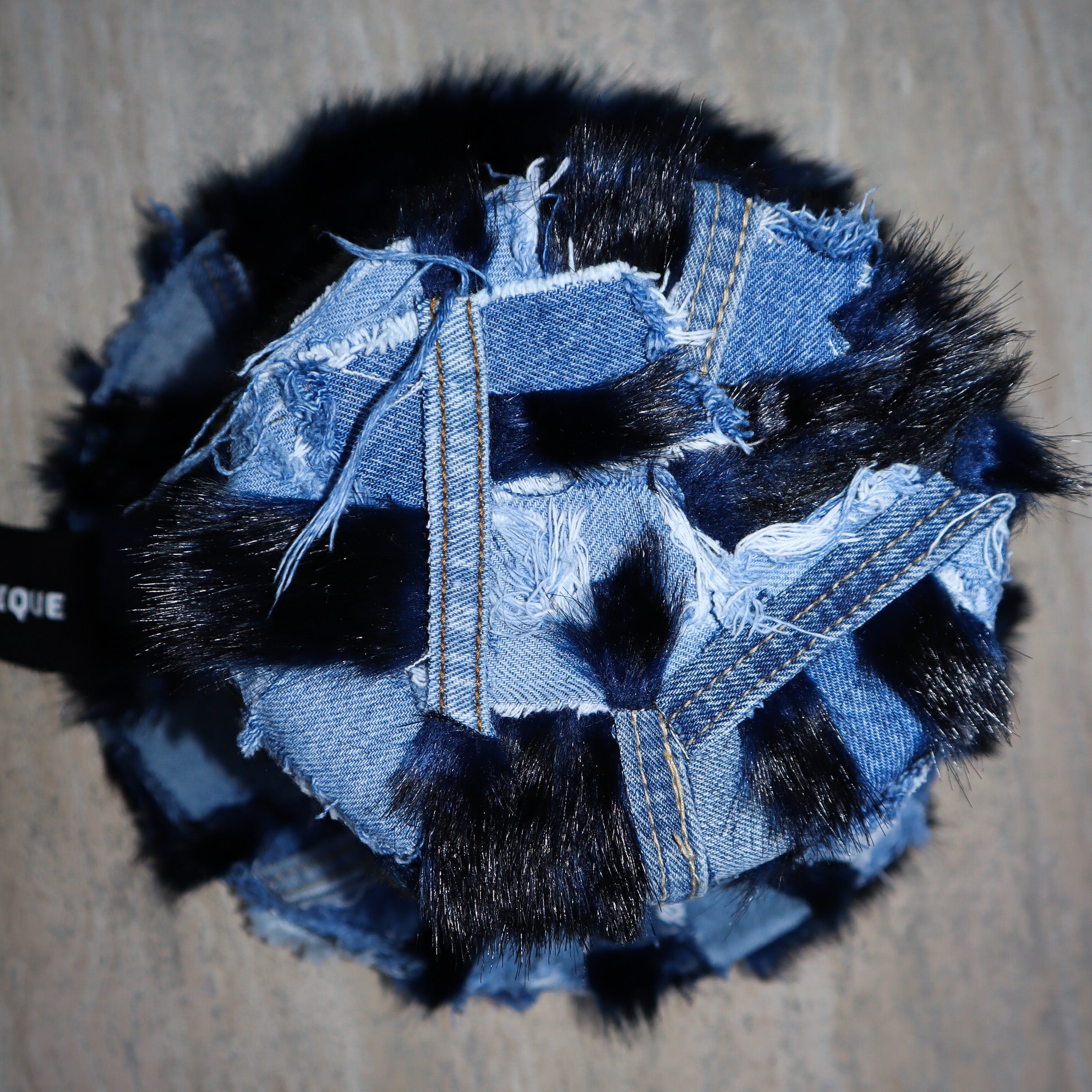 DENIM TOP HAT W/ LION DOOR KNOCKER