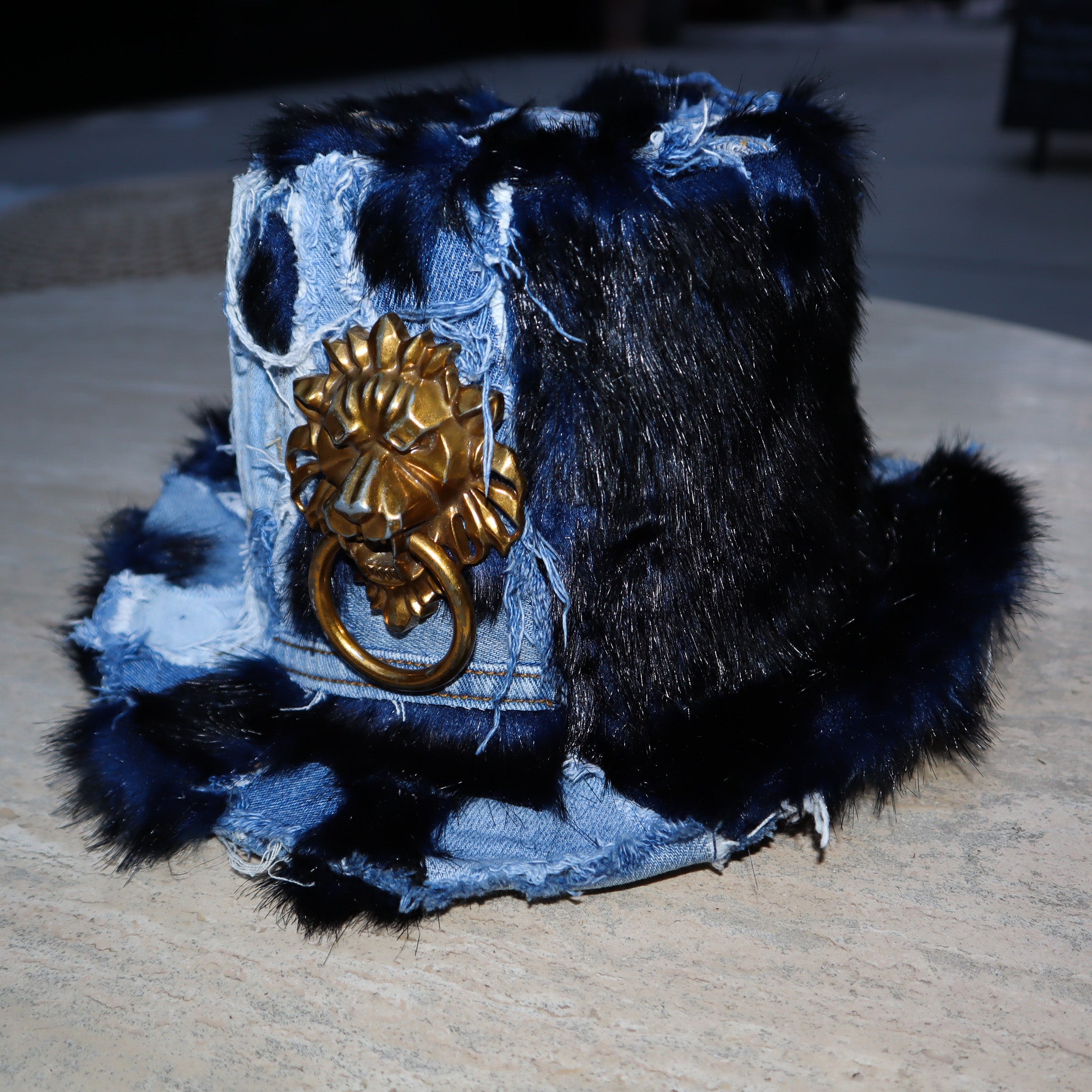 DENIM TOP HAT W/ LION DOOR KNOCKER