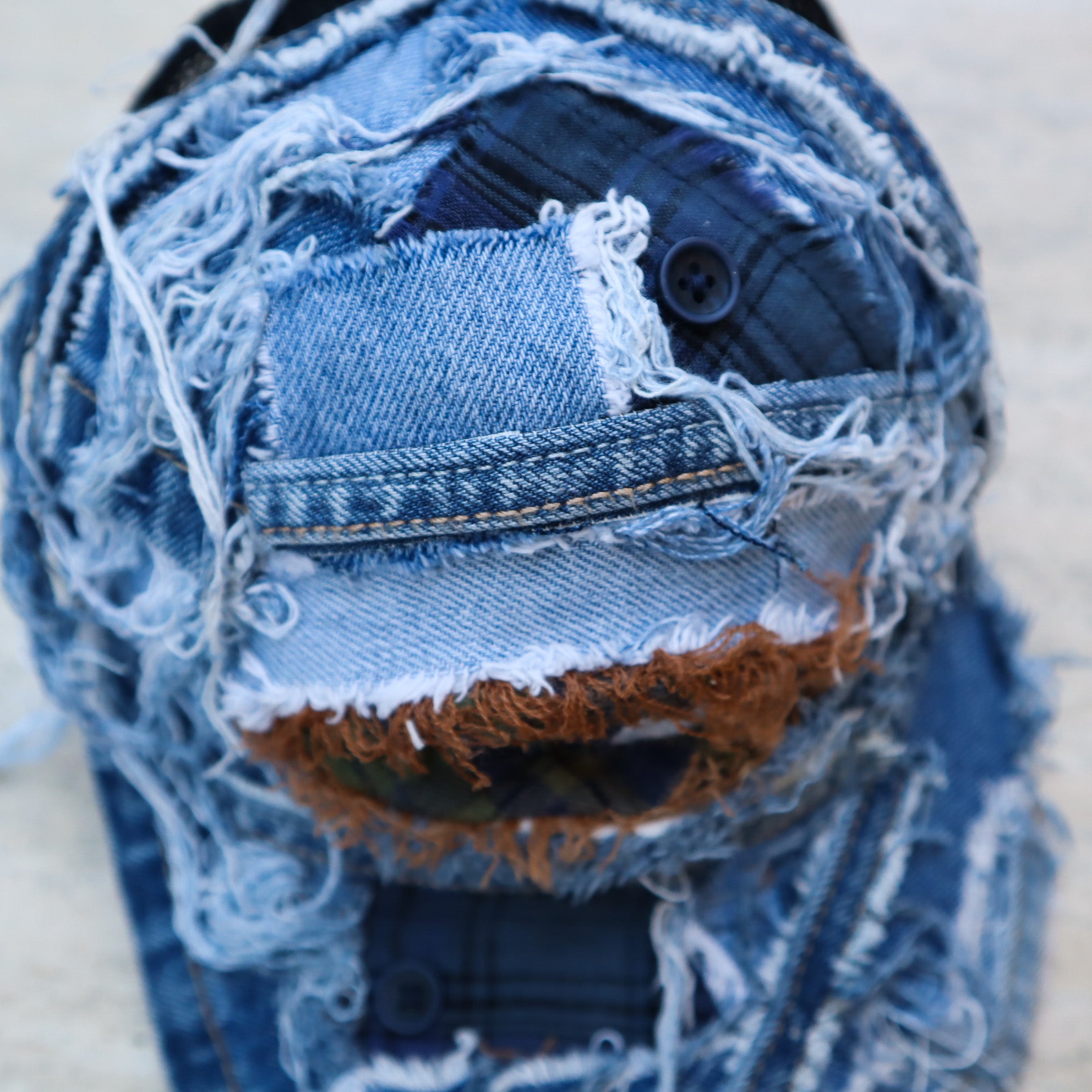 HAND-FRAYED DENIM CAP W/ MESH BACK