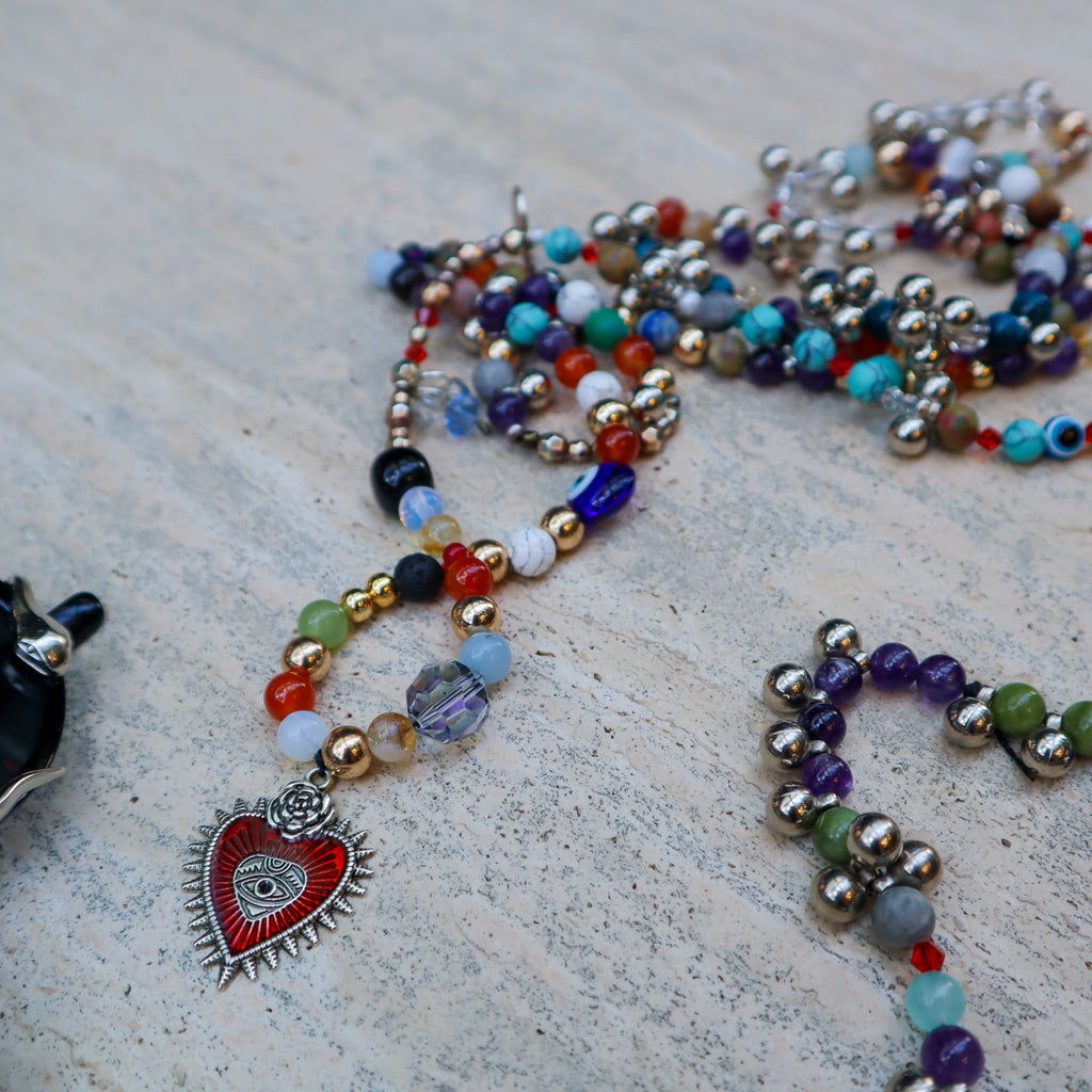 LONG CRYSTAL NECKLACE MADE WITH NATURAL STONES