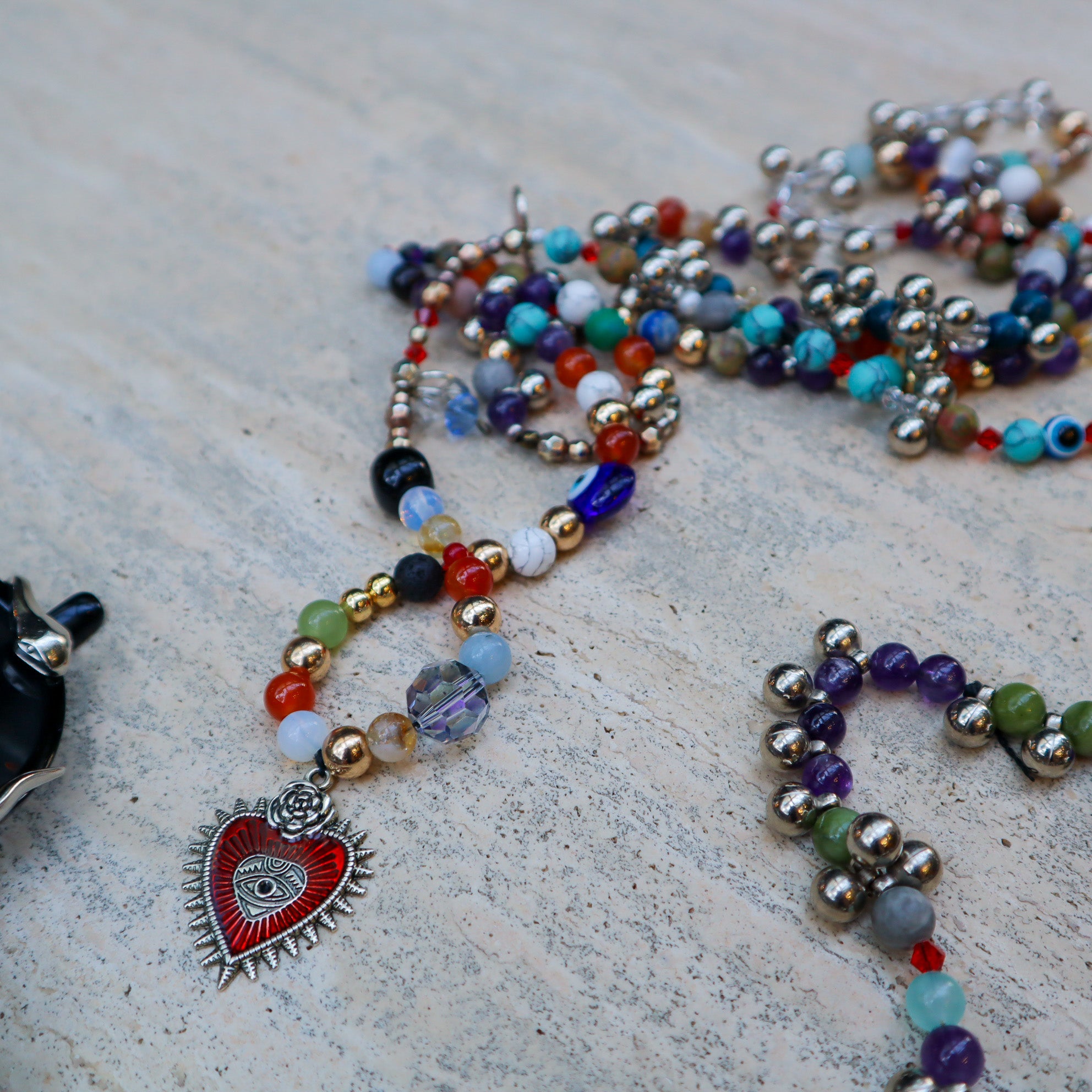 LONG CRYSTAL NECKLACE MADE WITH NATURAL STONES