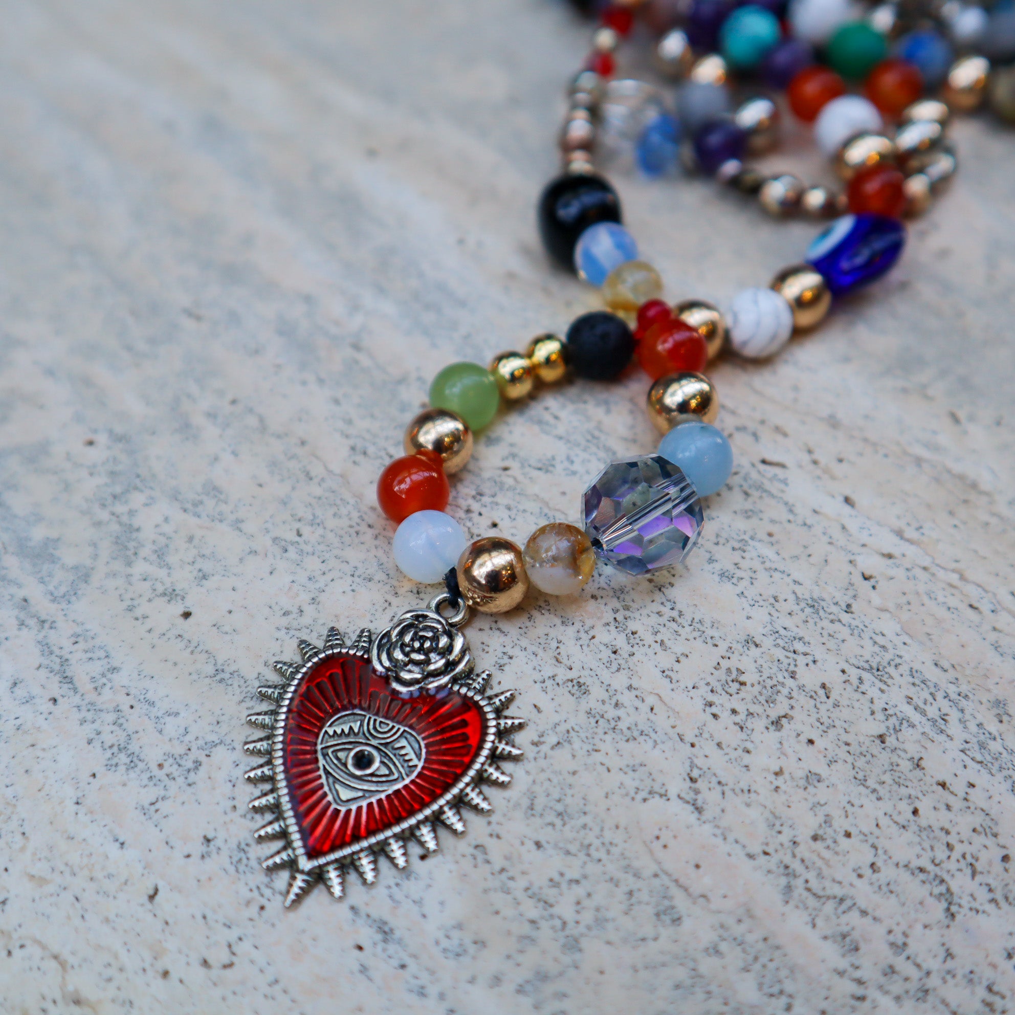 LONG CRYSTAL NECKLACE MADE WITH NATURAL STONES